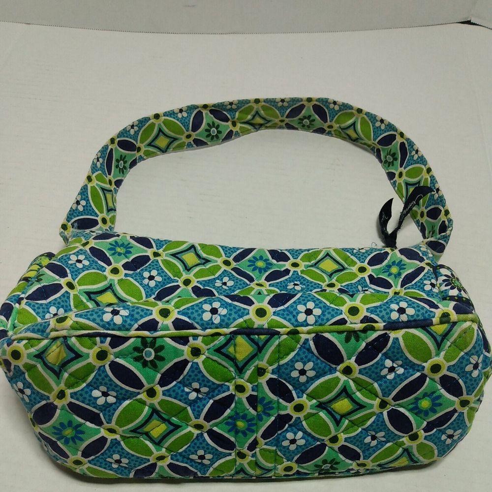 Vera Bradley Retired Green Daisy Daisy Small Maggie Shoulder Bag Purse